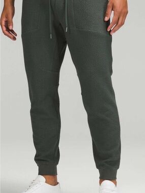 Lululemon at ease Jogger Spruce green XL